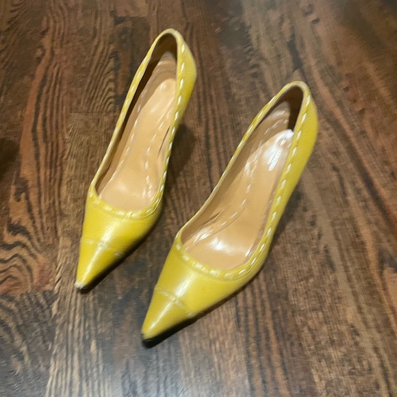 Sunshine yellow with white stitching details BCBG MaxAzaria leather 3.5” heels - Picture 2 of 3
